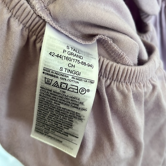 Gap Lilac Romper with Cut-Out Back & Pockets - Picture 4 of 4